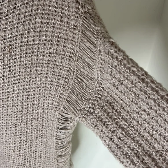 POL Distressed Oversized Mock Neck Sweater Size Medium - Picture 4 of 16